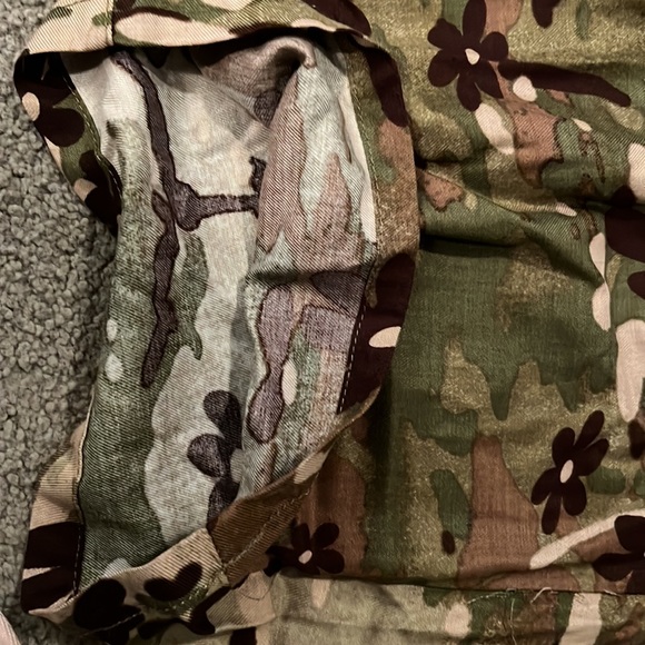 urban outfitters camo pant size xtra small - Picture 3 of 6